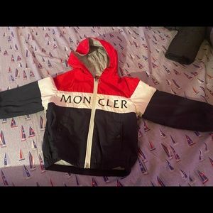 Moncler baby’s jacket, used twice, size 18-24, No stains, as if brand new